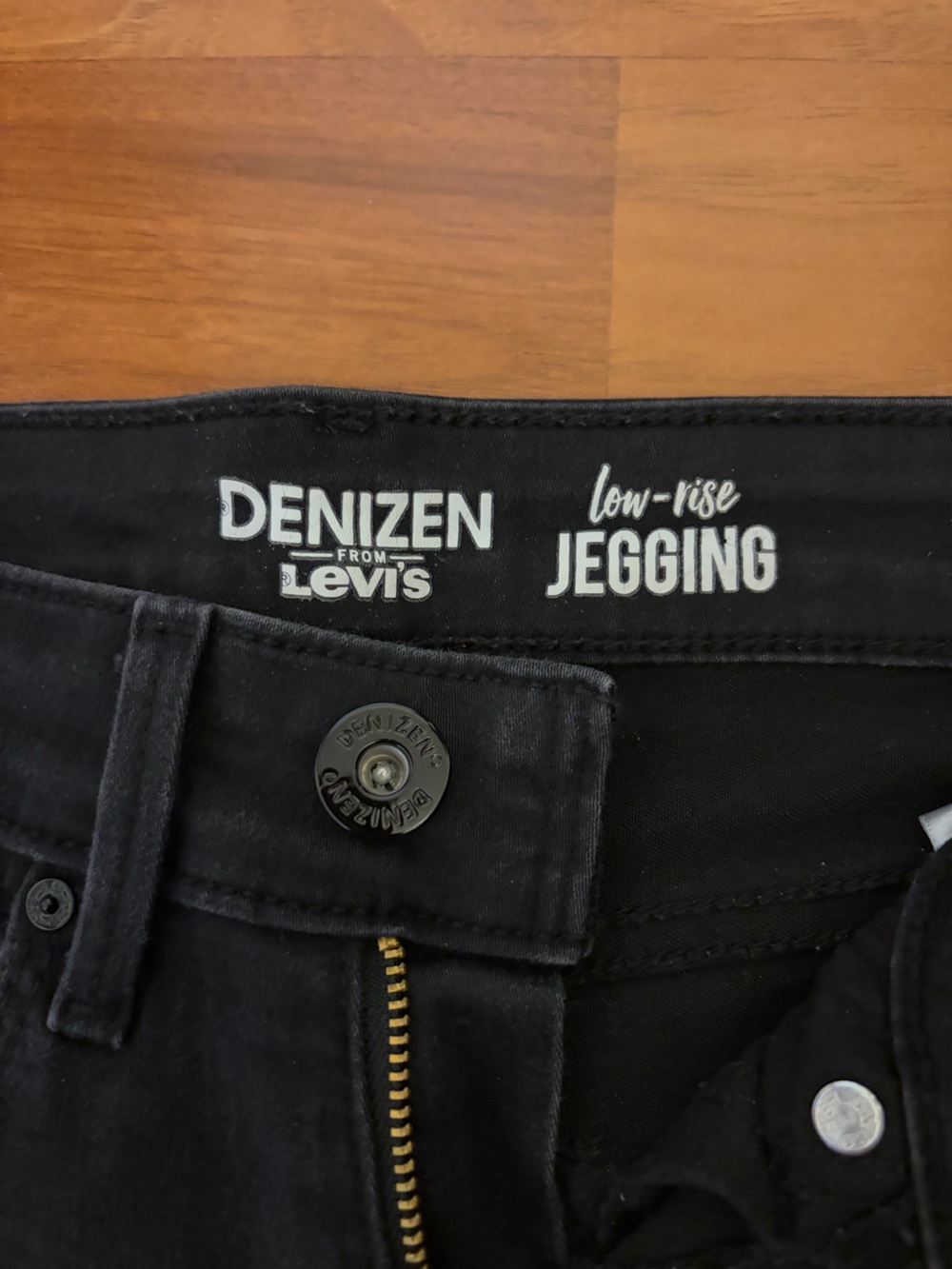Levi's Black Skinny Jeans Low Rise - Picture 3 of 4